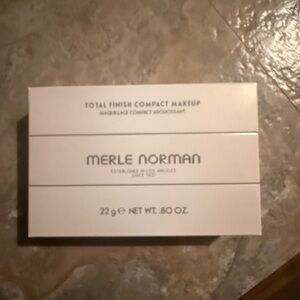Merle Norman Total Finish Compact Makeup - Alabaster Beige